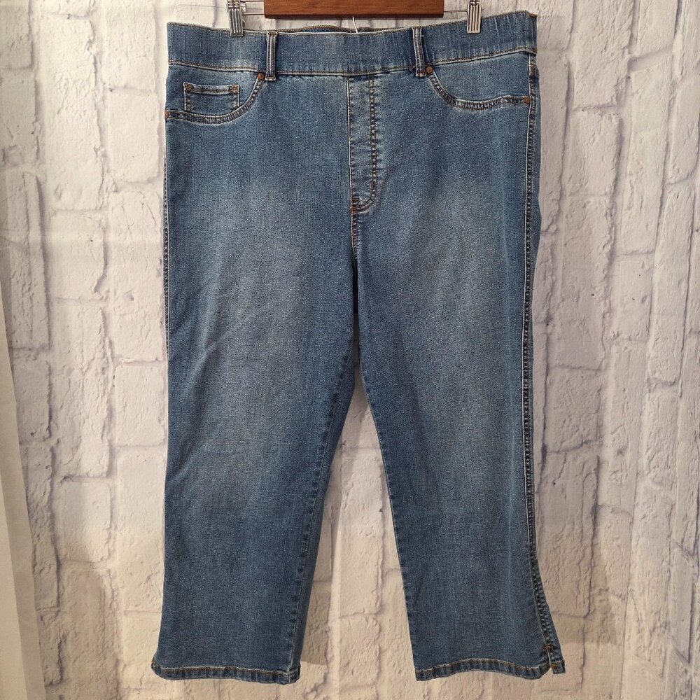 Gloria Vanderbilt Shape Effect Size 18 Medium Wash High Rise Capris